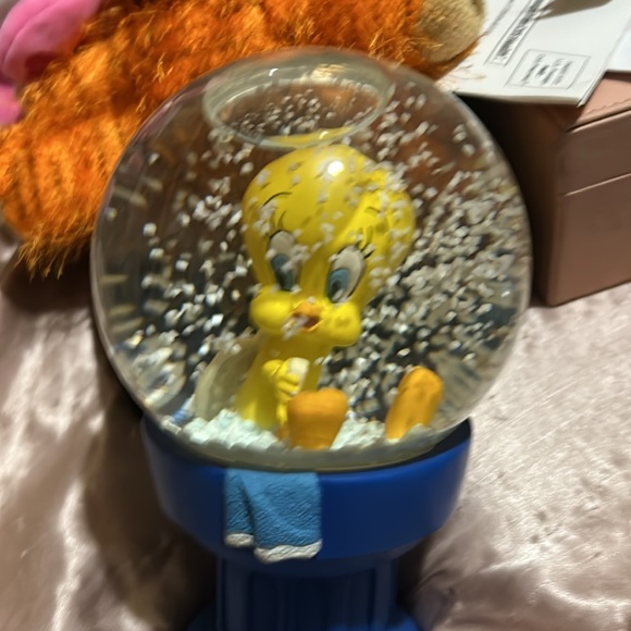 Looney Tunes Tweety Bird 1996 Snow Globe - Picture 5 of 6